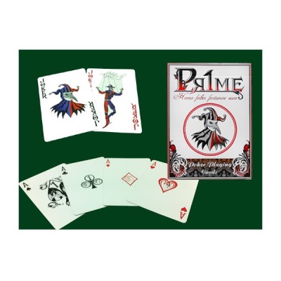 Pr1me jugando a las cartas